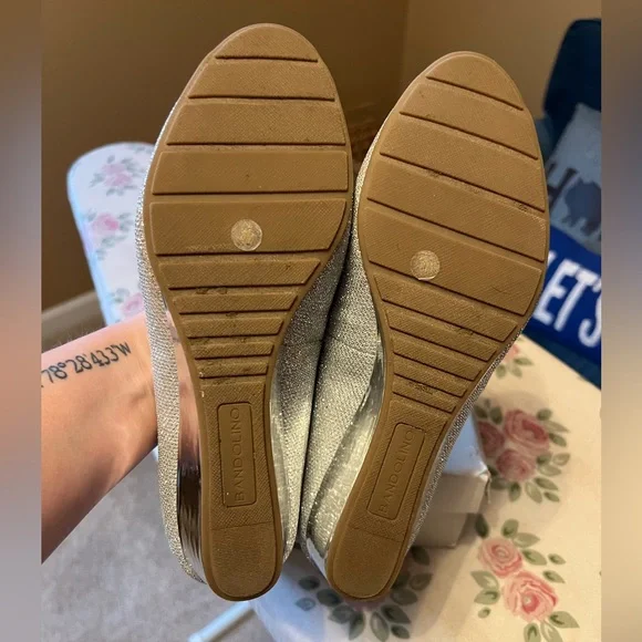 Bandolino Women's Candra Peep Toe Wedge Dress Pumps 8M Silver - Picture 8 of 8